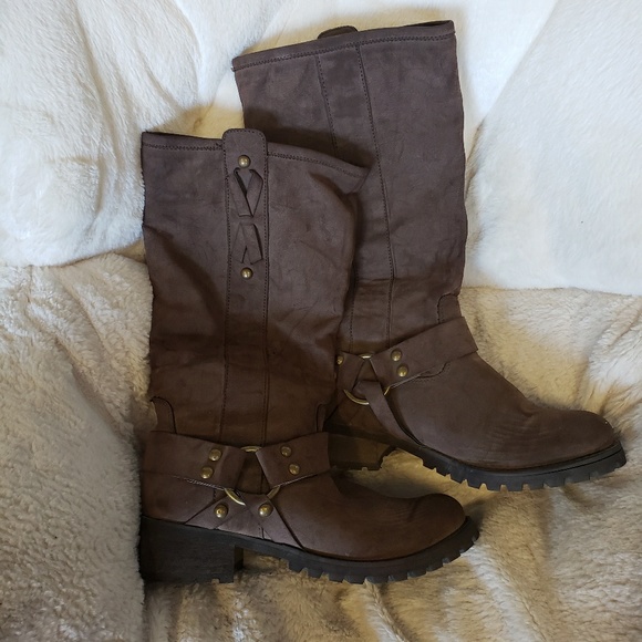 Brown high calf boots - Picture 1 of 3